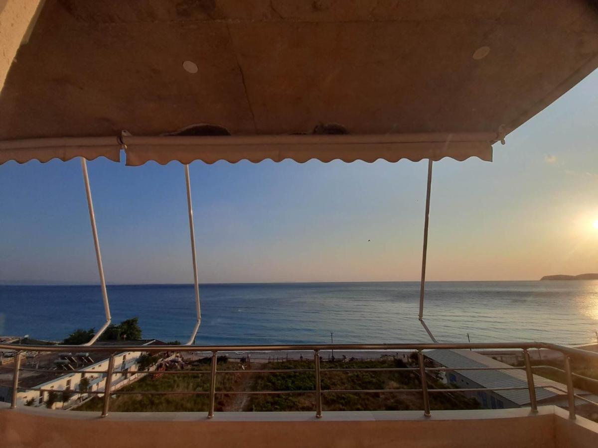 Dhanil Hotel Borsh - Himare Esterno foto